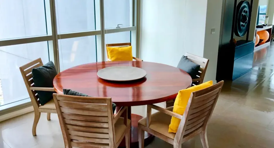 For sale 3 ベッドルーム condo in Sathon, Bangkok