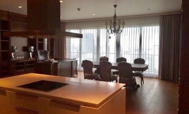 For rent 3 bedrooms condo in Pathum Wan, Bangkok