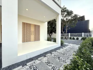 For sale 4 Beds house in Min Buri, Bangkok