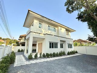 For sale 4 Beds house in Min Buri, Bangkok