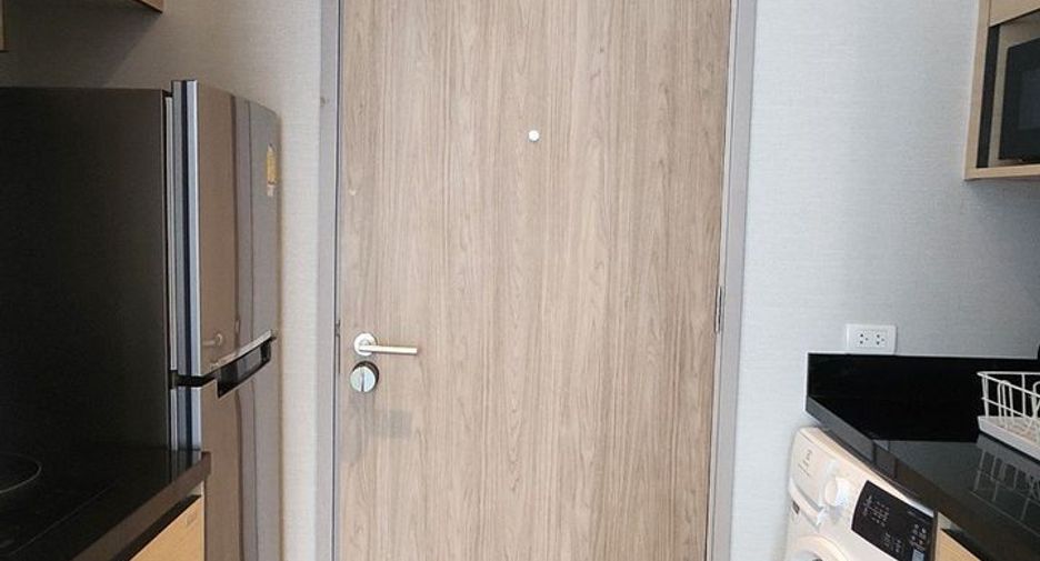 For rent studio condo in Khlong Toei, Bangkok