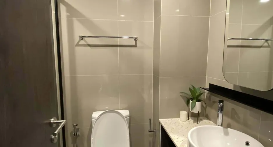 For sale スタジオ condo in Huai Khwang, Bangkok