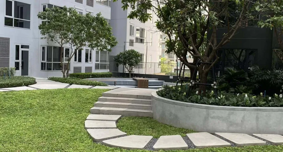 For sale スタジオ condo in Huai Khwang, Bangkok