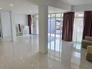 For sale 7 bed townhouse in Prawet, Bangkok