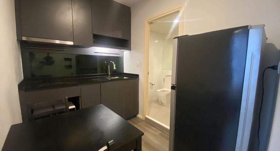 For rent 1 bed condo in Phaya Thai, Bangkok