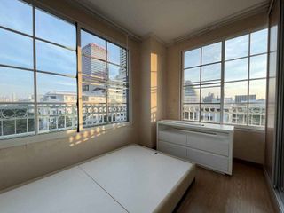 For rent 2 bed condo in Pom Prap Sattru Phai, Bangkok