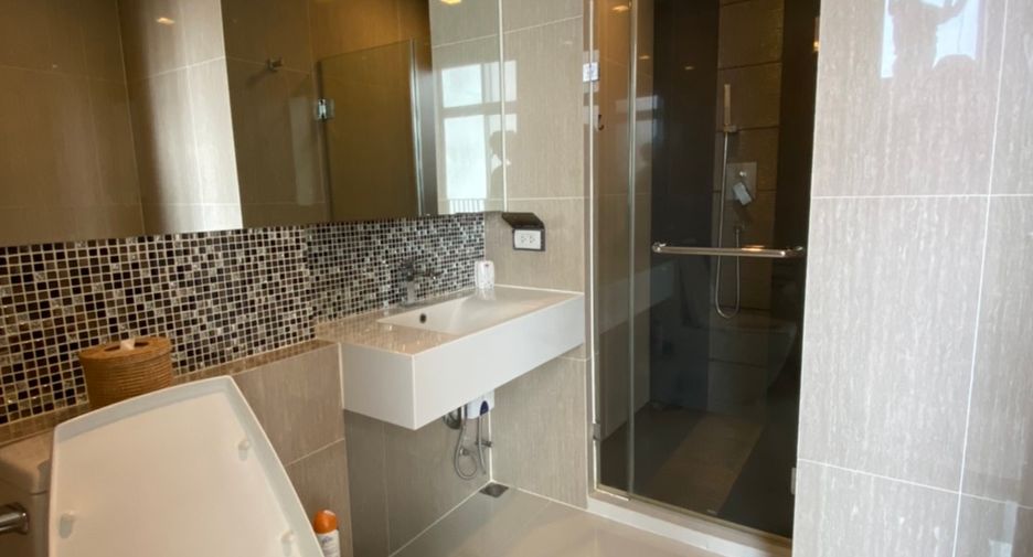 For rent studio condo in Khlong Toei, Bangkok