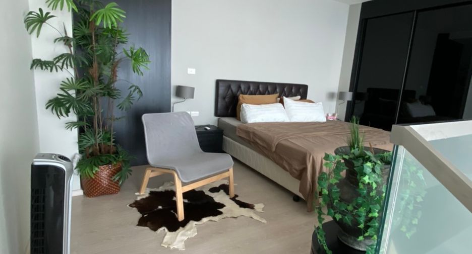 For rent studio condo in Khlong Toei, Bangkok
