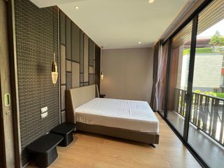 For rent 5 Beds house in Bangkok Yai, Bangkok