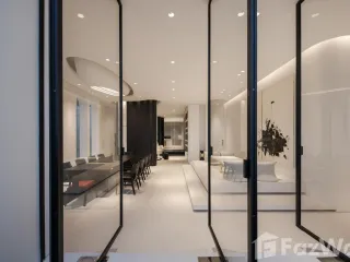 For sale 4 bed condo in Khlong Toei, Bangkok