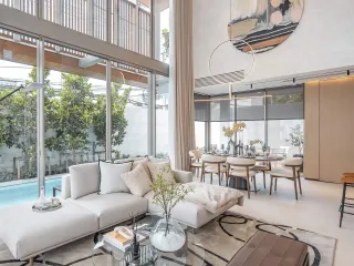 For sale 5 Beds house in Phaya Thai, Bangkok