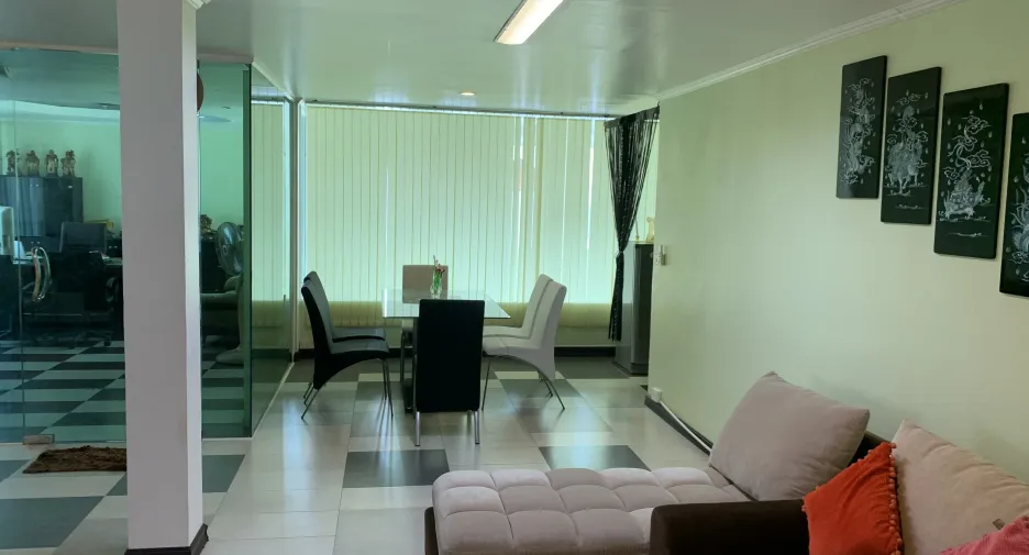 For sale 2 Beds townhouse in Bangkok Yai, Bangkok