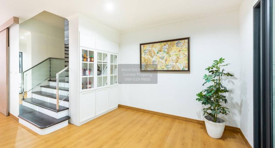 For sale 3 bedrooms townhouse in Nong Khaem, Bangkok