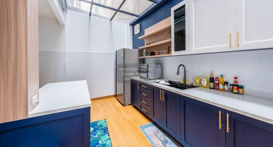 For sale 3 bedrooms townhouse in Nong Khaem, Bangkok