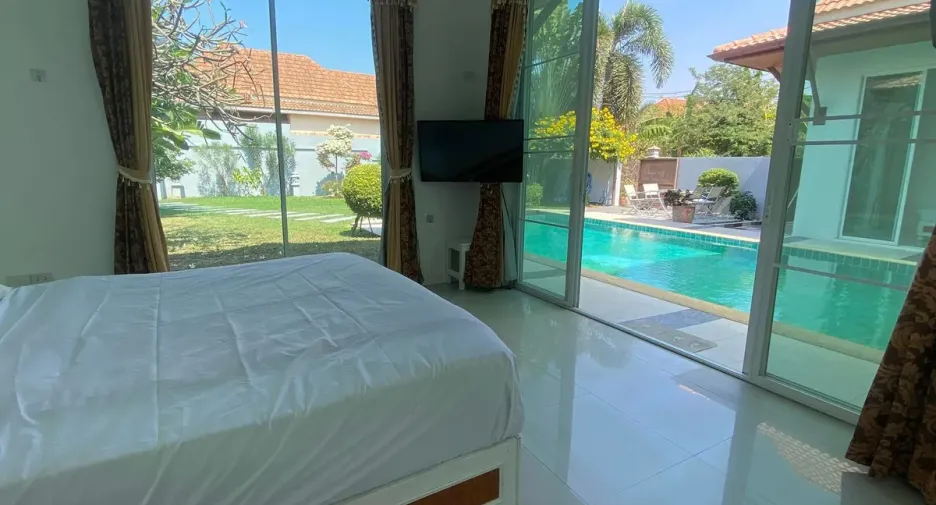 For rent and for sale 4 bedrooms house in Bang Lamung, Chonburi