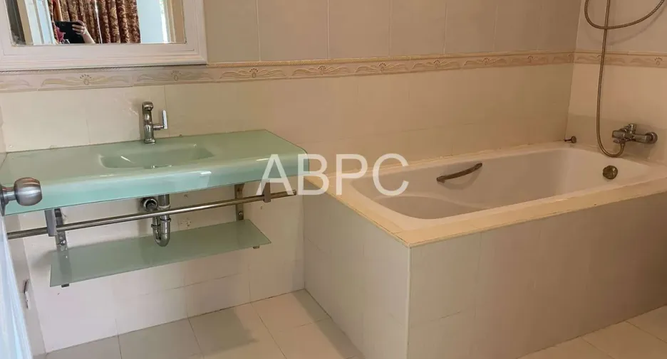 For rent and for sale 4 bedrooms house in Bang Lamung, Chonburi