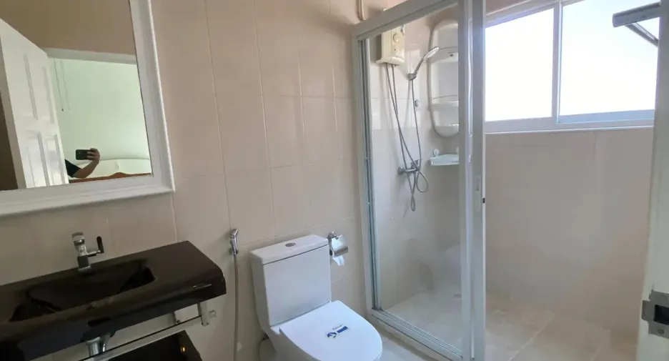 For rent and for sale 4 bedrooms house in Bang Lamung, Chonburi