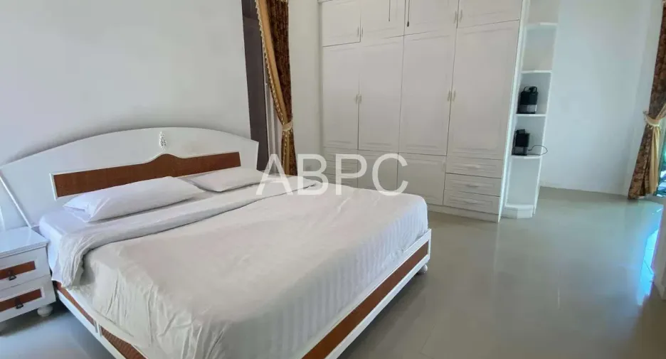 For rent and for sale 4 bedrooms house in Bang Lamung, Chonburi