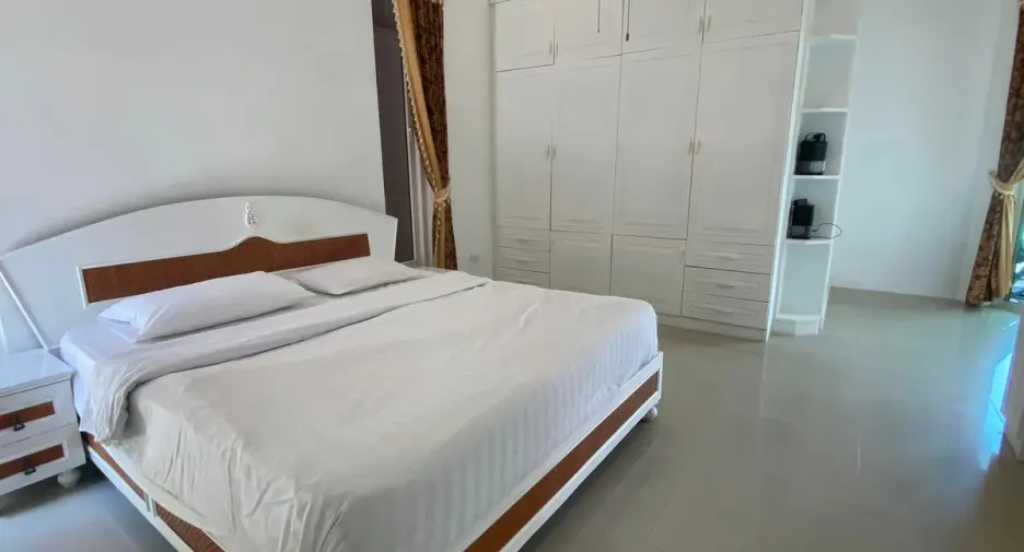 For rent and for sale 4 bedrooms house in Bang Lamung, Chonburi