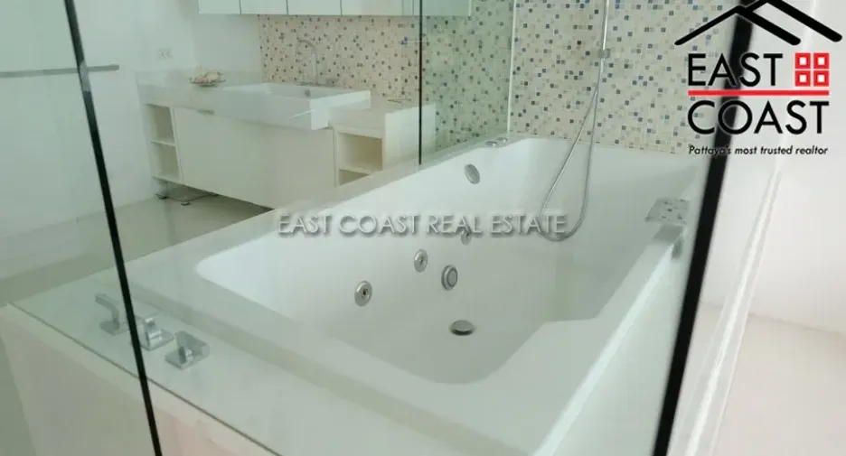For rent 3 bedrooms condo in Bang Lamung, Chonburi