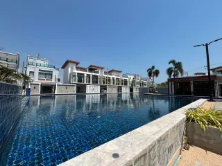 For rent 2 bed townhouse in Cha Am, Phetchaburi