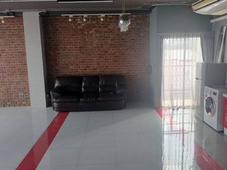 For rent 1 bed office in Khlong Toei, Bangkok
