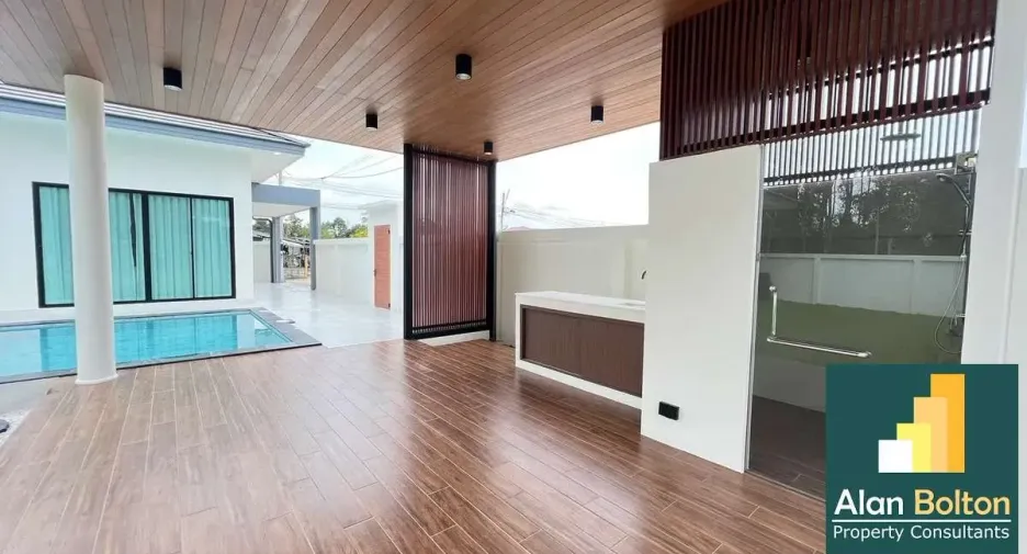 For rent and for sale 3 bedrooms house in Bang Lamung, Chonburi