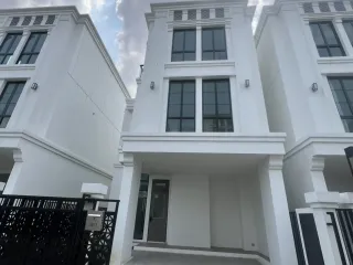 For rent 4 Beds house in Lat Phrao, Bangkok
