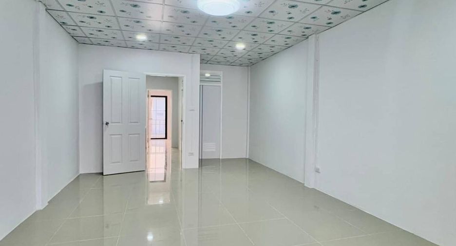 For sale 2 Beds townhouse in Sai Noi, Nonthaburi