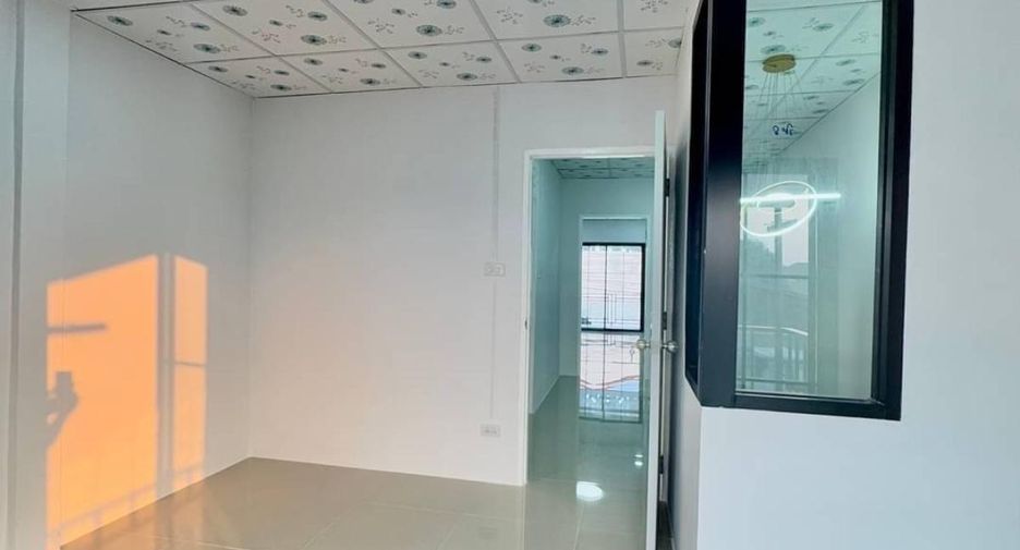 For sale 2 Beds townhouse in Sai Noi, Nonthaburi