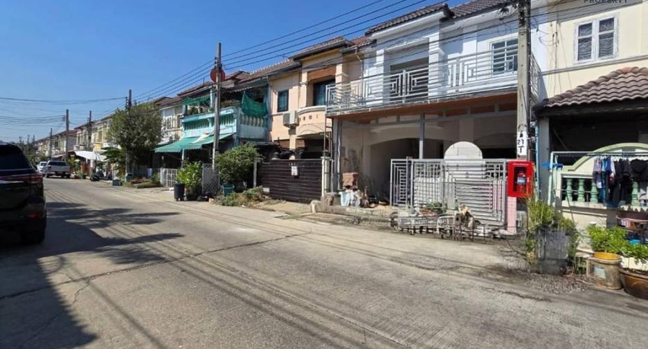For sale 4 Beds townhouse in Sai Noi, Nonthaburi