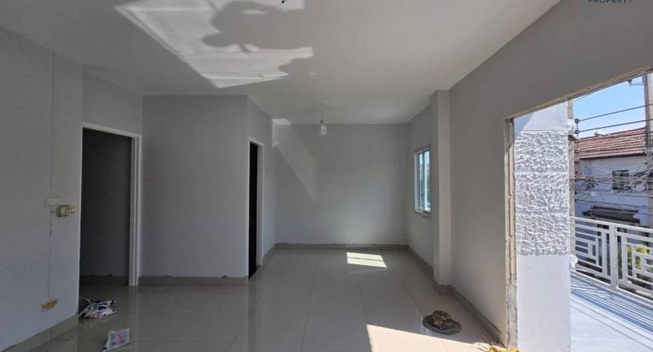 For sale 4 Beds townhouse in Sai Noi, Nonthaburi