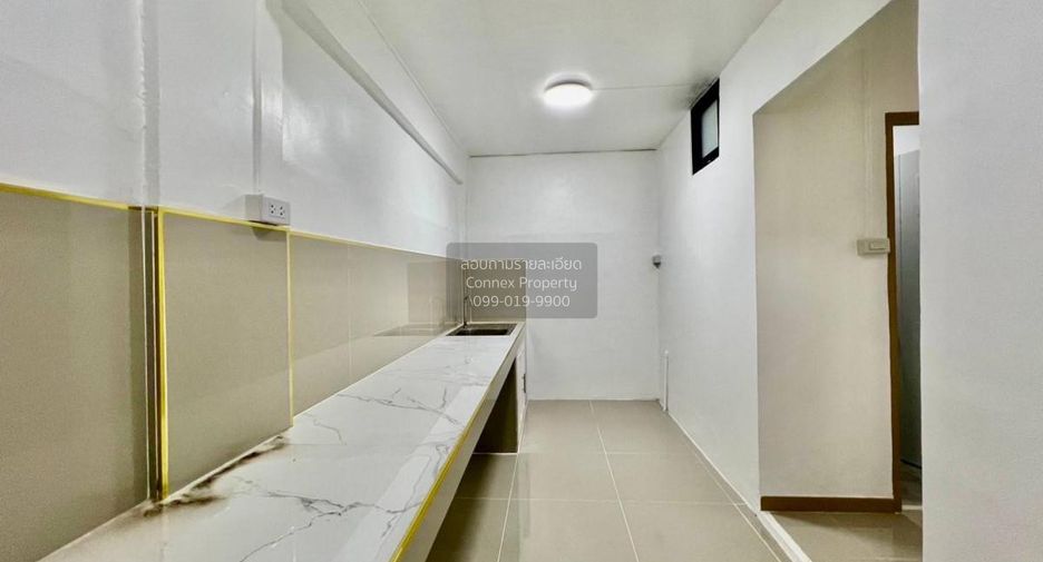 À vendre 2 chambres maison de ville à Bang Bua Thong, Nonthaburi
