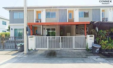 For sale 3 bed townhouse in Mueang Samut Sakhon, Samut Sakhon