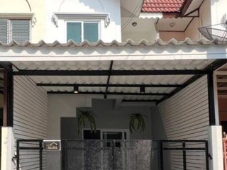 For sale 2 Beds townhouse in Lam Luk Ka, Pathum Thani