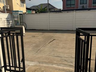 For sale 4 bed townhouse in Thanyaburi, Pathum Thani
