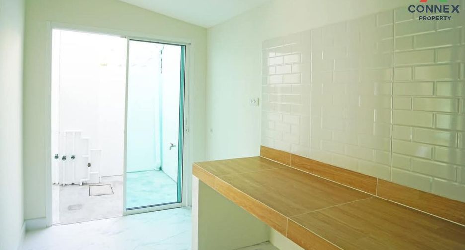 For sale 3 Beds townhouse in Sai Noi, Nonthaburi