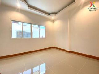 For sale 3 Beds townhouse in Lam Luk Ka, Pathum Thani