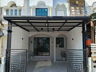 For sale 2 bed condo in Saphan Sung, Bangkok