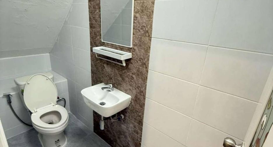 For sale 2 bed townhouse in Mueang Samut Sakhon, Samut Sakhon