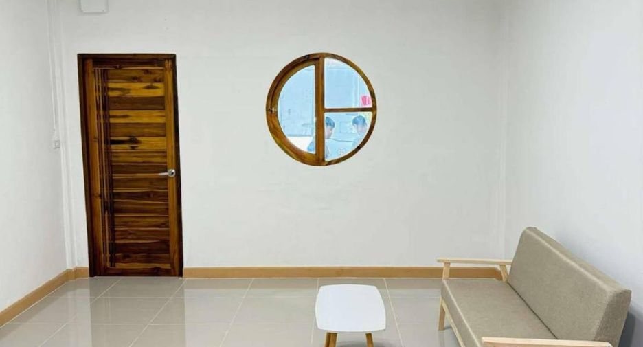For sale 2 bed townhouse in Mueang Samut Sakhon, Samut Sakhon