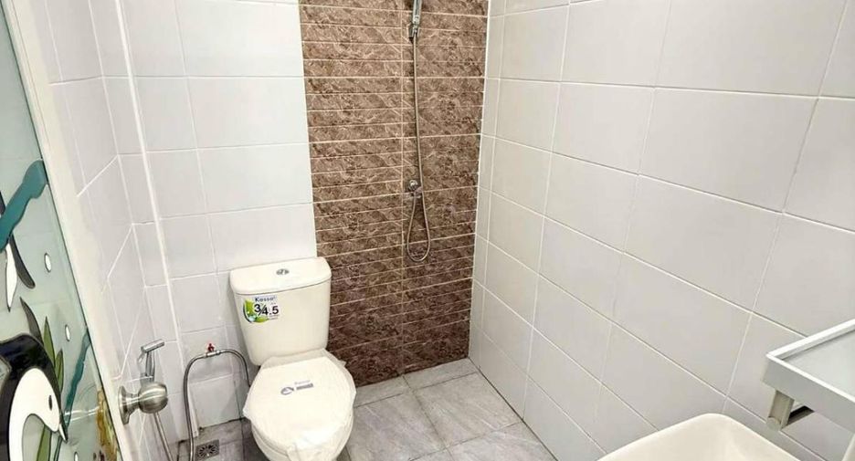 For sale 2 bed townhouse in Mueang Samut Sakhon, Samut Sakhon
