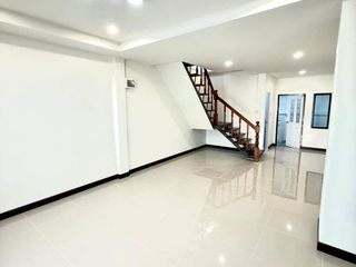 For sale 2 bed townhouse in Krathum Baen, Samut Sakhon