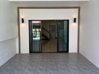 For sale 2 bed townhouse in Krathum Baen, Samut Sakhon