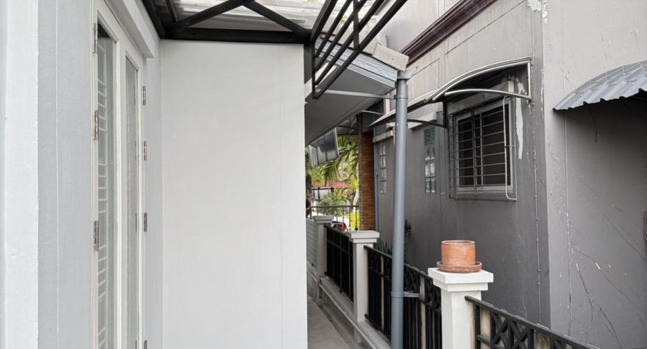 For sale 3 Beds townhouse in Lam Luk Ka, Pathum Thani