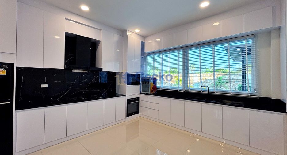 For sale 3 bedrooms house in Huay Yai, Pattaya
