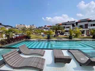 For rent and for sale 4 bed house in Bang Lamung, Chonburi