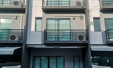 For rent 3 bedrooms townhouse in Bang Bua Thong, Nonthaburi