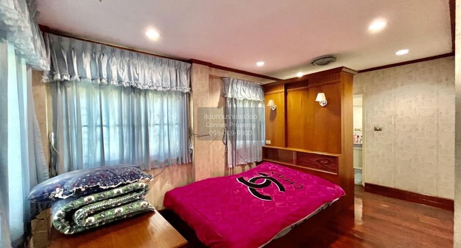 For rent 4 bedrooms house in Bang Na, Bangkok