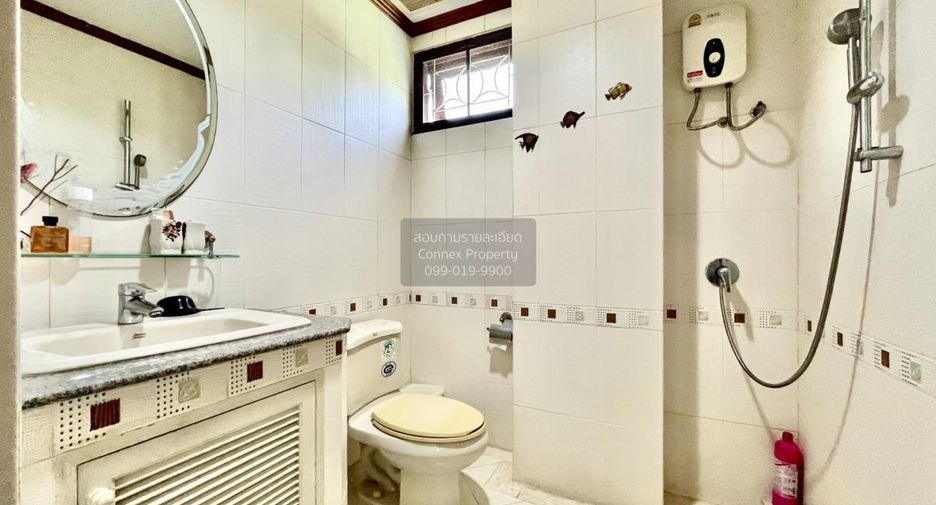 For rent 4 bedrooms house in Bang Na, Bangkok